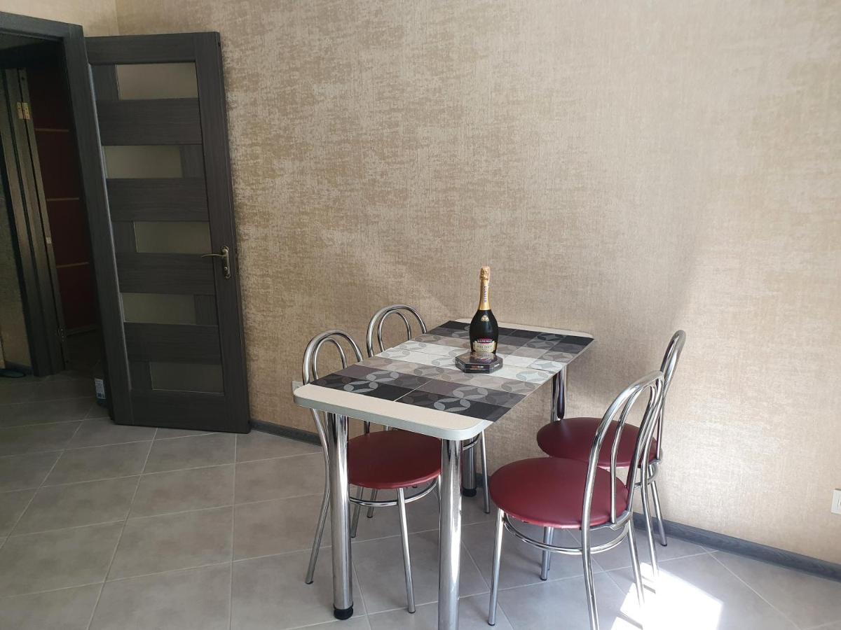 Квартира " A Quiet Place" Apartamento Kamianets-Podilskyi Exterior foto