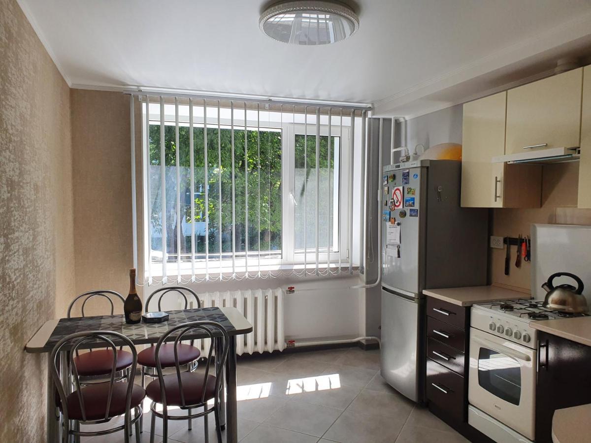 Квартира " A Quiet Place" Apartamento Kamianets-Podilskyi Exterior foto